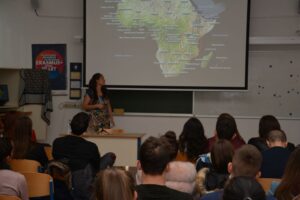 Afriška zgodba Jane Dular - DSC 9434 - Ekonomska šola Ljubljana