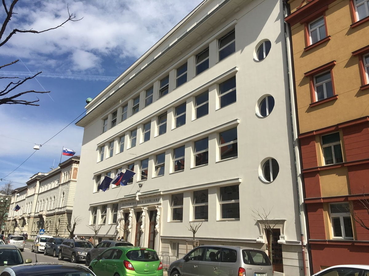 Uradne ure v času počitnic - esl slika6 1 - Ekonomska šola Ljubljana