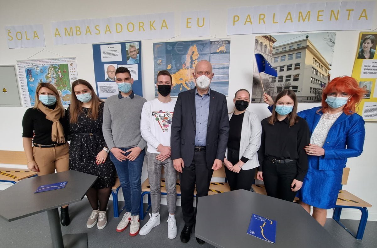 Obisk evropskih poslancev - euposlanci1 - Ekonomska šola Ljubljana