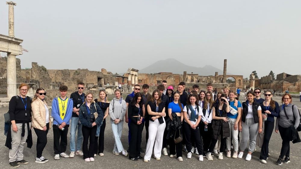 Strokovna ekskurzija v Neapelj in Pompeje - IMG E5227.JPG naslovna - Ekonomska šola Ljubljana