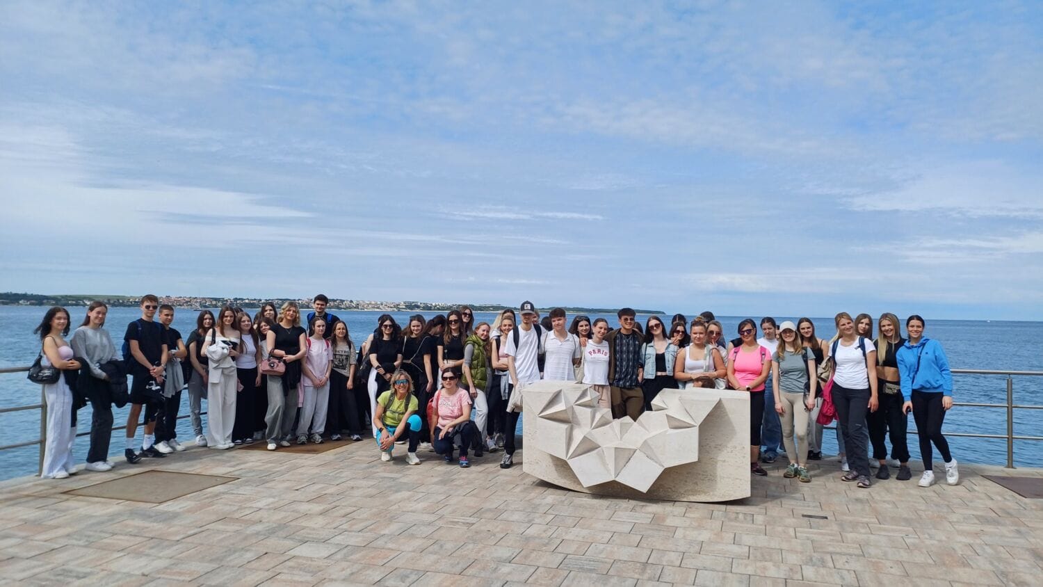 Tretji športni dan na Prešernovi – dan poln gibanja in zabave - Strunjan 3 naslovna - Ekonomska šola Ljubljana