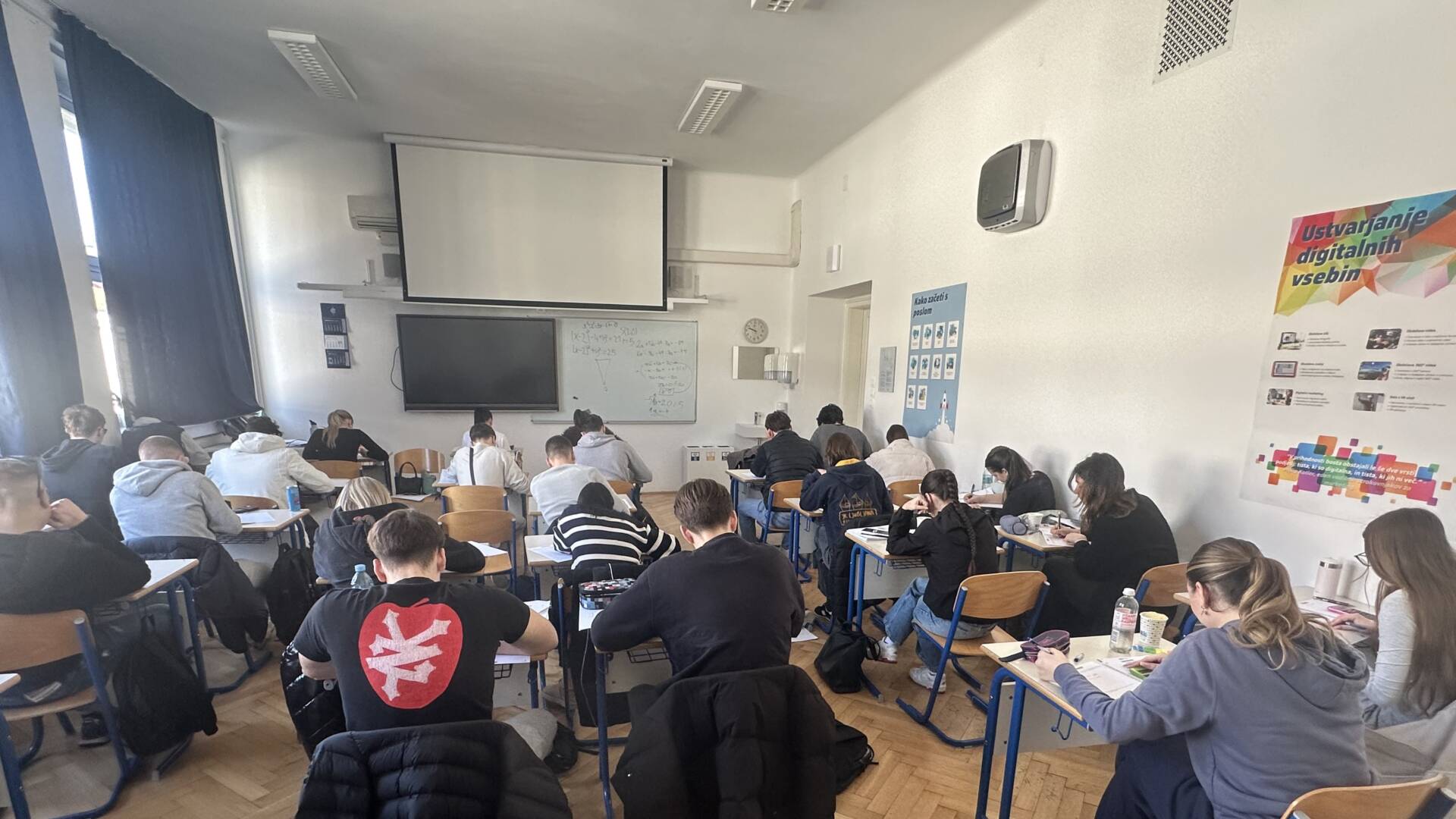 Matura 2026: matematični vikend za dijake 4. letnika gimnazije - IMG 0638 naslovna mat - Ekonomska šola Ljubljana