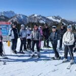 Gibanje povezuje: drugi športni dan - PXL 20260305 100638512 - Ekonomska šola Ljubljana