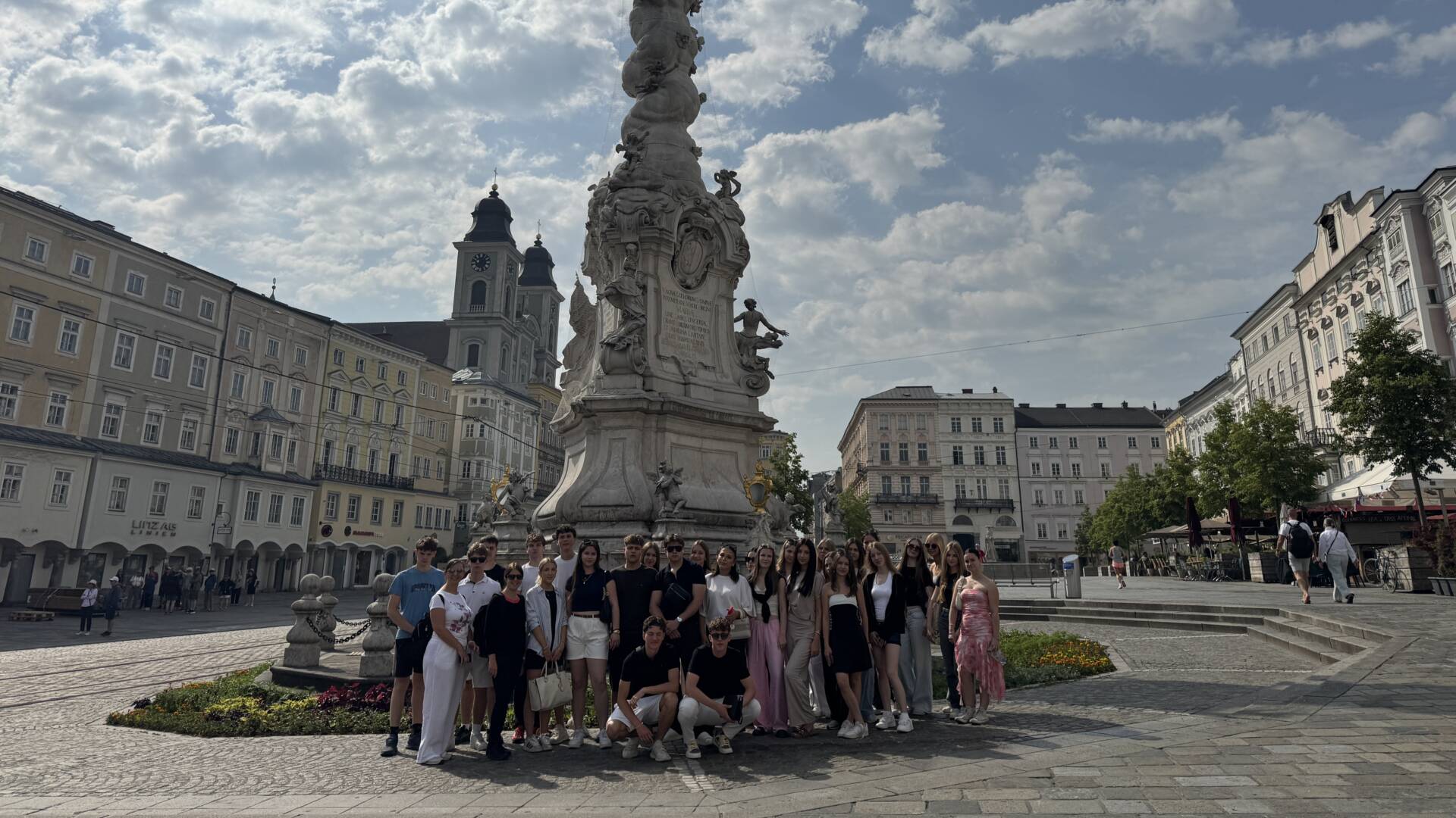 Ekskurzija v Linz - naslovnica 1 2 - Ekonomska šola Ljubljana