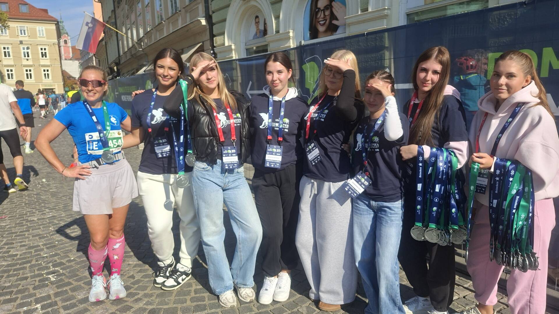 Prešernovci na jubilejnem 30. Ljubljanskem maratonu - naslovna 1 - Ekonomska šola Ljubljana